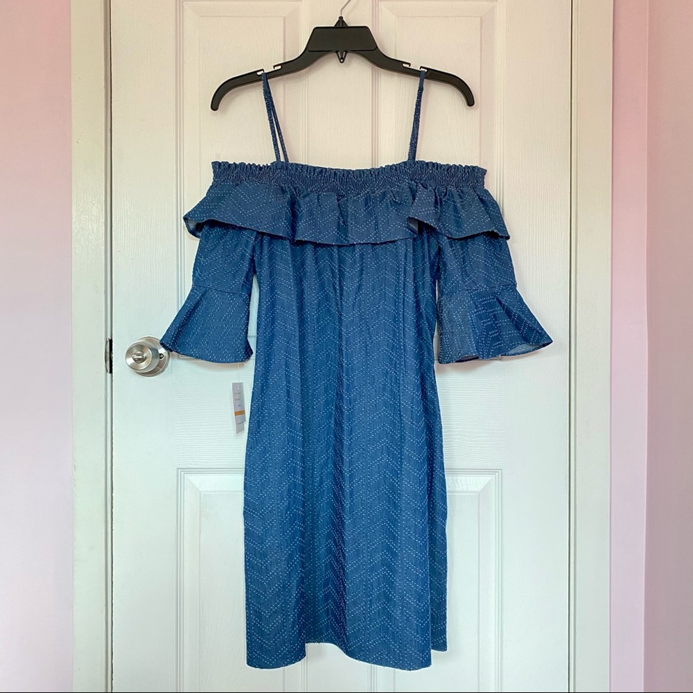 NEW Vivi by Violet Weekend Off Shoulder Dress size small